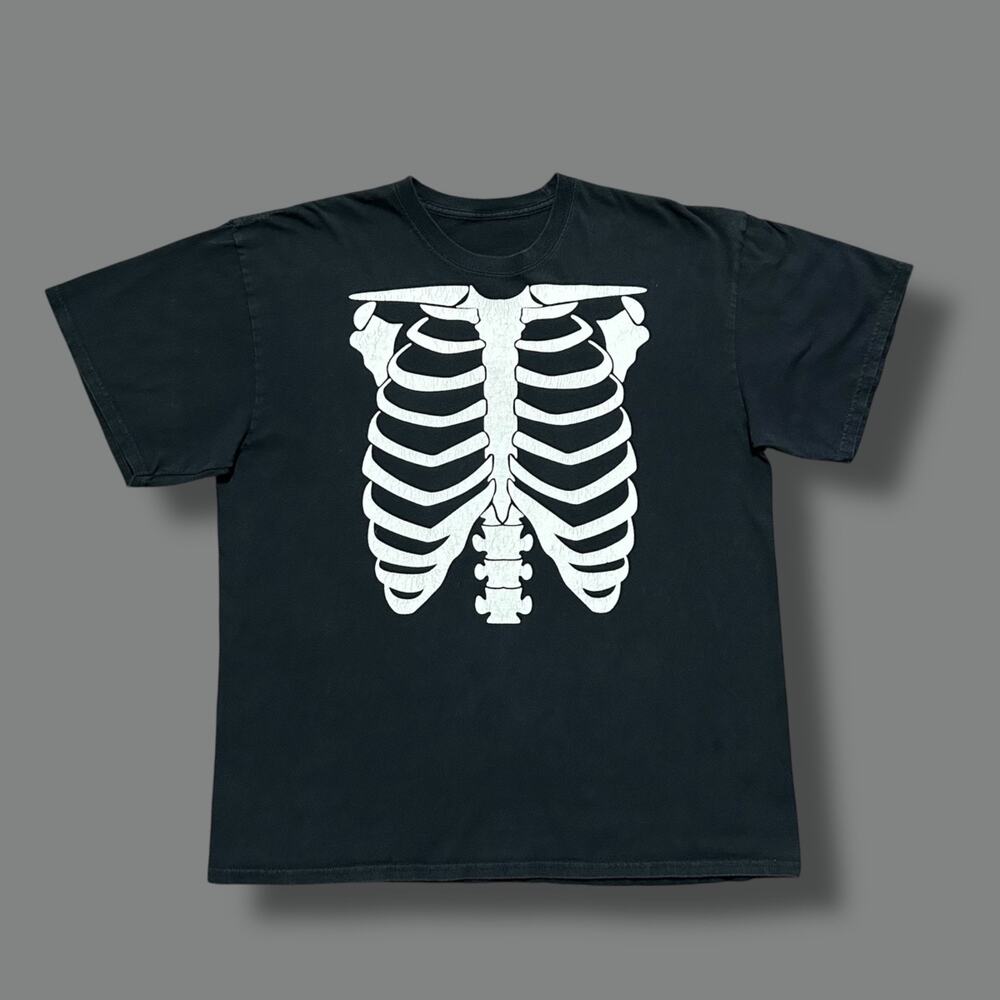 Vintage Skeleton Shirt y2k Rib Cage Graphic Tee Faded Black Short Sleeve L/XL